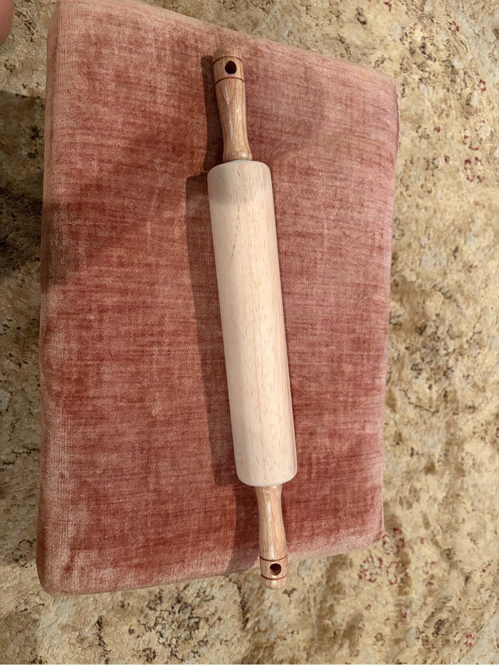 Wooden Rolling Pin in Natural Wood Finish - Classic Kitchen Tool like new